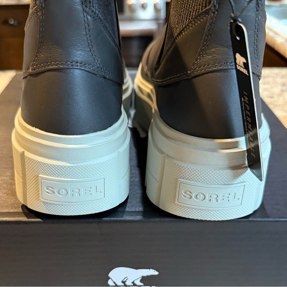 NEW Sorel Caribou Waterproof Leather WOMEN'S Platform CHELSEA BOOT In Jet/Pixel - Picture 7 of 15